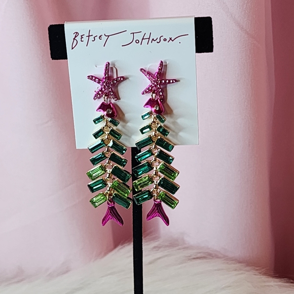 Sold - Picture 3 of 6